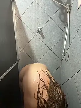 Chloe Leaozinho online show from February 13, 7:15 pm