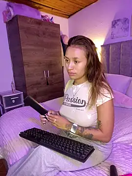 juliana-mancini online show from October 6, 6:12 pm