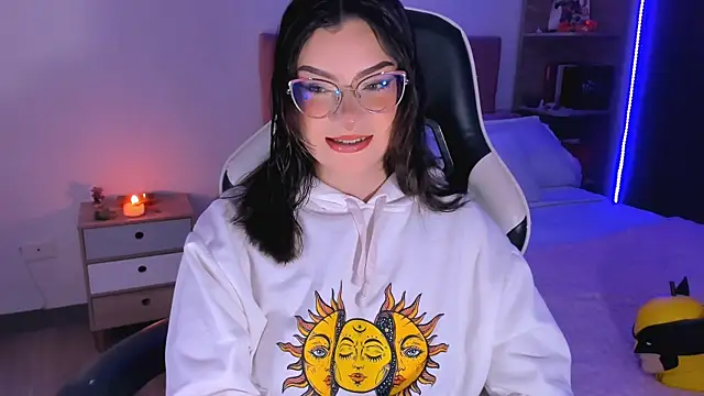 OphelianaRose33 online show from October 13, 8:22 pm