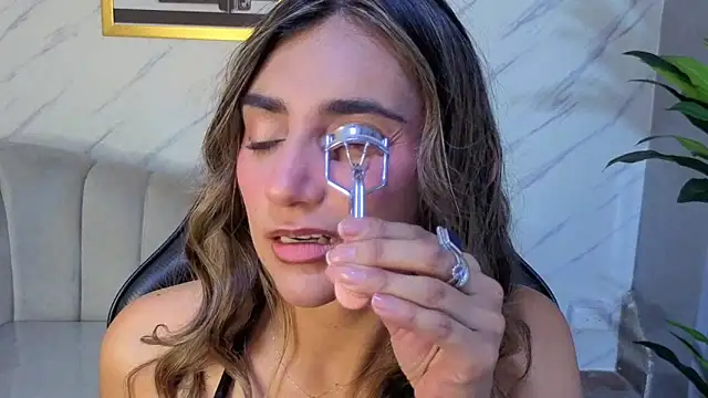 agatha brooks t online show from April 9, 12:32 pm