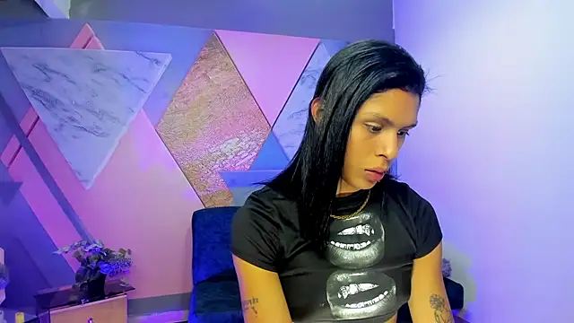 keytinthomson  online show from September 13, 7:33 pm