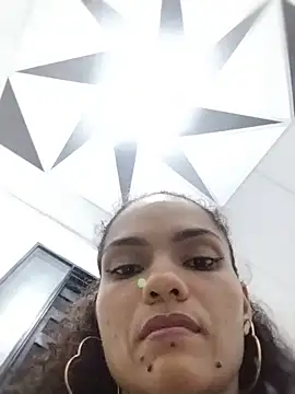 Karen Ariass online show from June 1, 2:13 am
