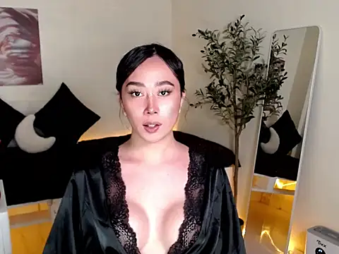 Ms yhanna online show from May 5, 11:52 pm