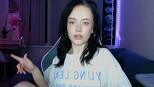 cutefrendlyuser online show from June 1, 10:43 pm