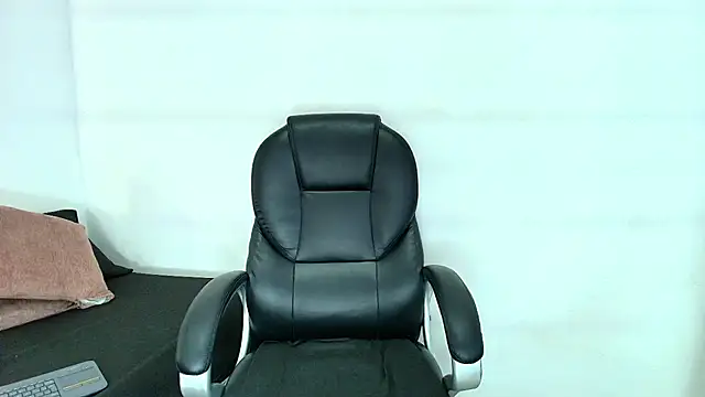 Karla hilton1 online show from April 8, 1:02 pm