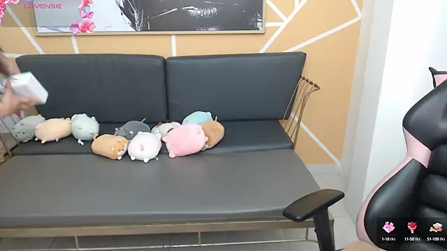 olivia russo  online show from September 15, 8:05 pm