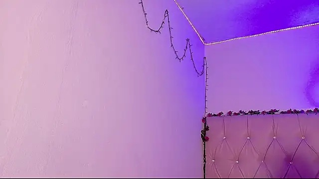 manumeow1 online show from February 19, 10:30 pm