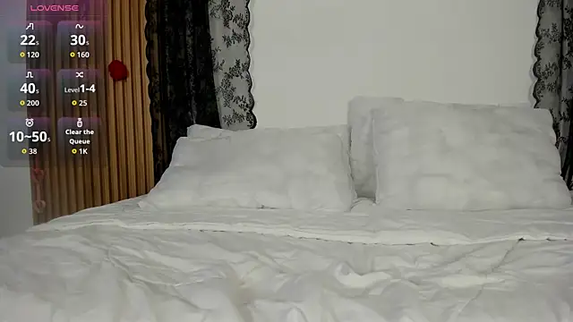 NicolWhite online show from February 16, 1:00 pm