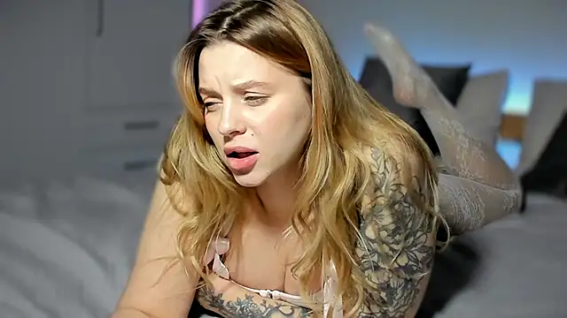 LilyFlamee online show from March 7, 4:25 pm