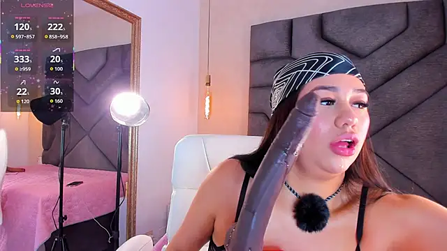 Jazmiinee online show from April 7, 7:38 pm