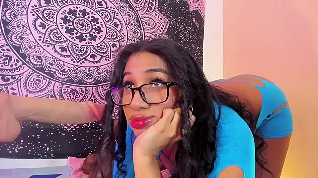 EMILYY WALKER online show from June 3, 1:12 pm