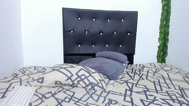 michellnasty online show from December 22, 2:36 am