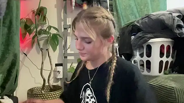 sweetceeme online show from October 27, 12:06 am