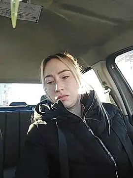 Reina Cummings online show from February 3, 6:40 am