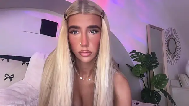 KENNIEXROSE online show from April 27, 9:23 pm