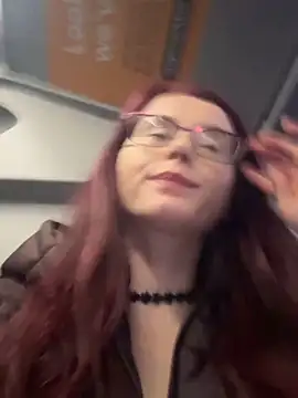 raen001 online show from November 29, 4:22 pm