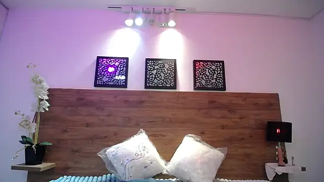 AlexandraCambell online show from October 1, 7:52 pm