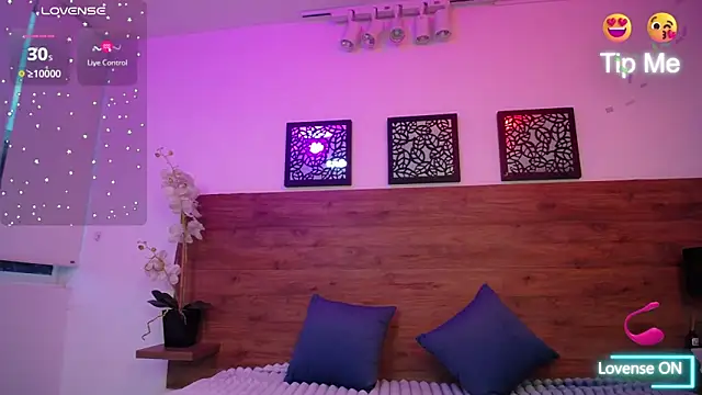 AlexandraCambell online show from September 13, 7:33 pm