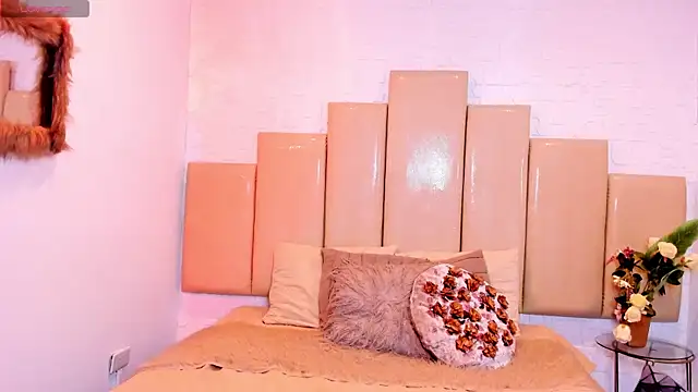 salem rose online show from November 6, 8:15 pm