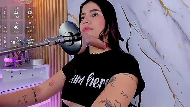 alissaowens  online show from February 25, 10:47 am