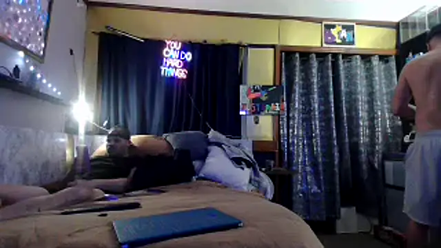 Xstumpy online show from April 9, 8:25 pm