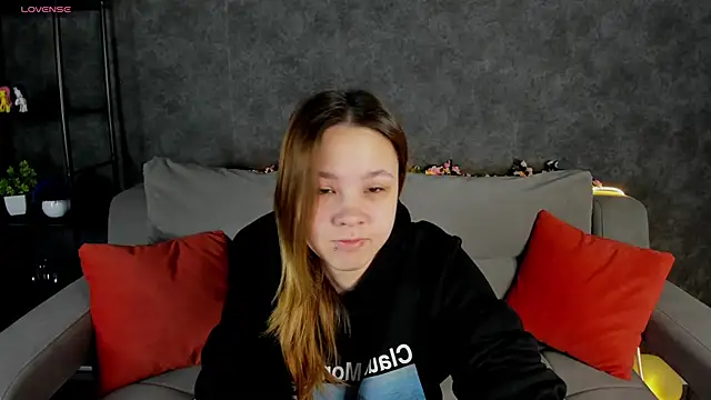 Lori Blossom online show from February 18, 1:05 am