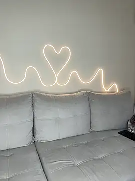 KathrynBrooks online show from March 30, 6:51 pm