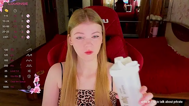 Jenny Skinner20 online show from April 11, 6:00 pm