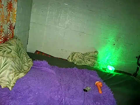 zoeytransph online show from September 30, 10:10 am