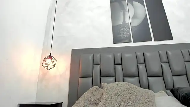 dakota roussee online show from December 20, 2:21 pm