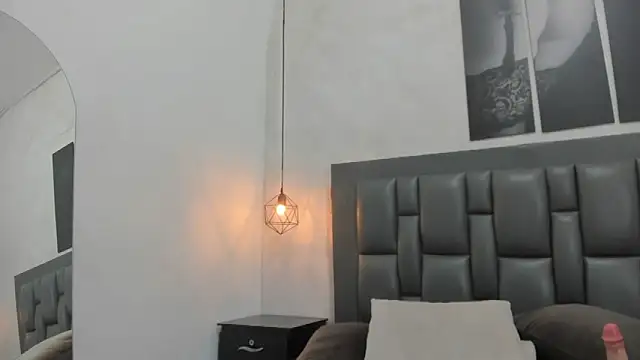 dakota roussee online show from October 19, 1:24 pm