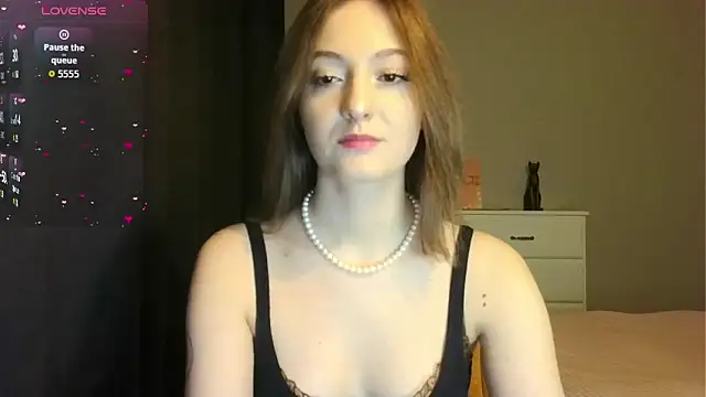 white liillyy online show from March 16, 10:13 pm