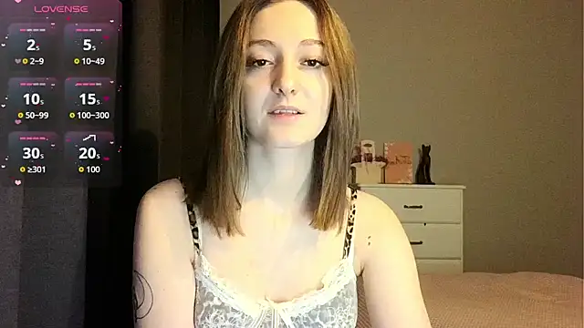 white liillyy online show from February 5, 10:02 pm