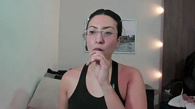 victoria flores1 online show from December 3, 10:34 pm