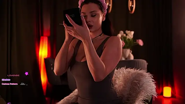 MaryHols online show from March 10, 5:06 pm