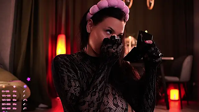 MaryHols online show from October 12, 4:09 pm