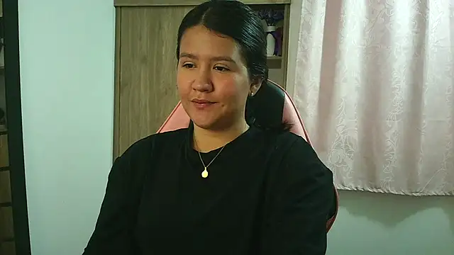 Oliviawatson1 online show from February 25, 12:26 pm