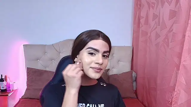 lailahdark online show from October 15, 4:26 am