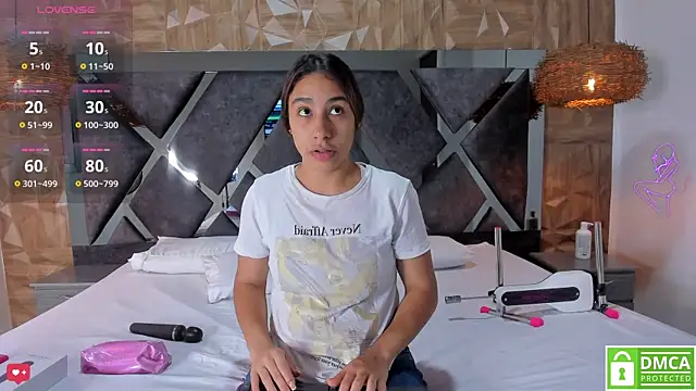 Selene  Lopez  online show from November 28, 8:01 pm