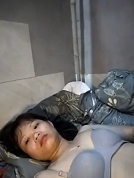 LinhNa999 online show from March 2, 5:08 am