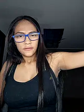 sarah garcia  online show from November 8, 1:43 am