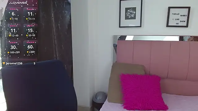 Lele F w online show from September 24, 7:13 pm