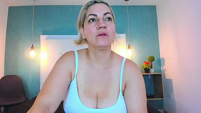 Heidy milf online show from January 10, 8:35 pm