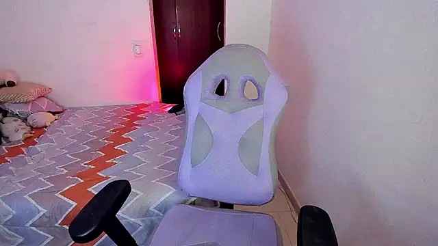 lain t online show from October 16, 9:23 am