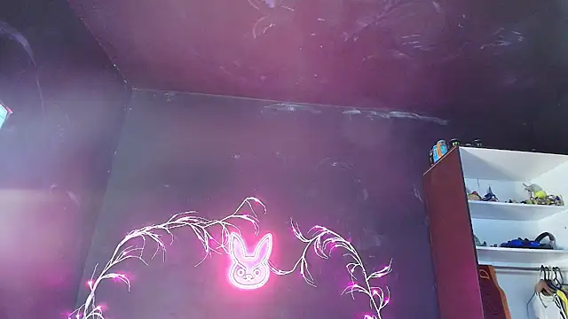 noahxtar online show from December 20, 8:40 am