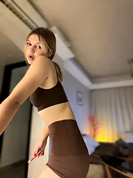 Emaline Fane online show from November 18, 6:53 pm