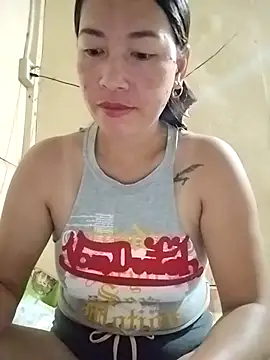 wildxxxGia online show from October 14, 5:04 pm