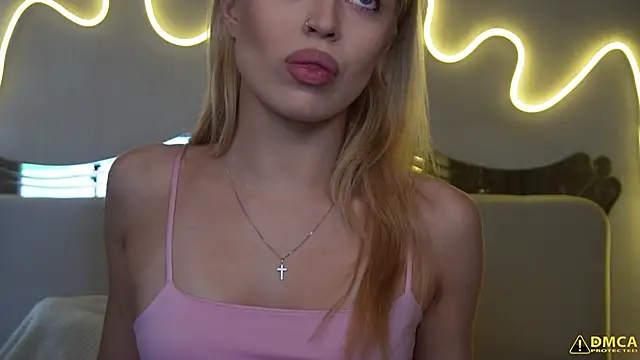 kellypeachcake online show from October 14, 5:43 am