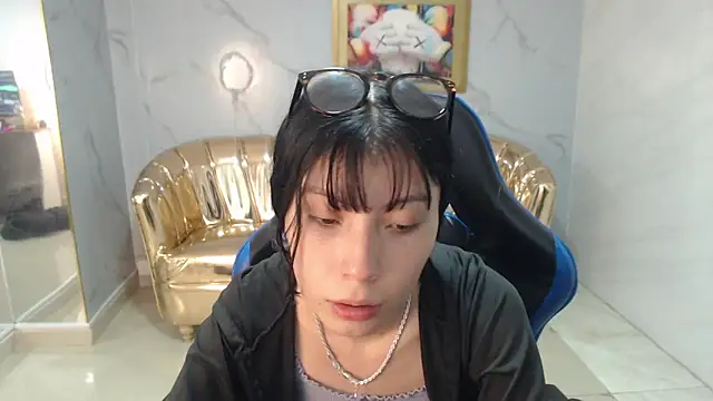 verana s online show from October 24, 3:24 am