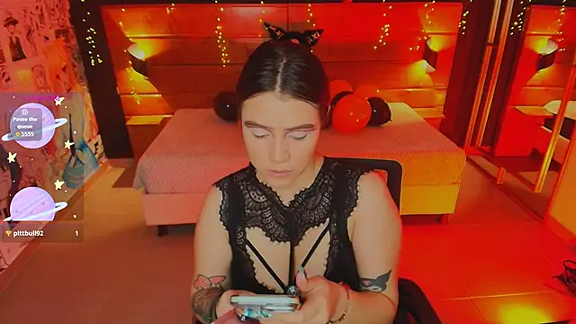 hanna kimura online show from October 31, 9:19 pm